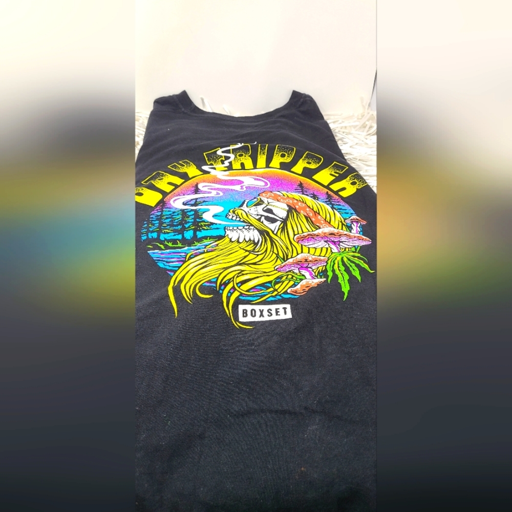 Day Tripper Boxset Tee - Picture 2 of 3